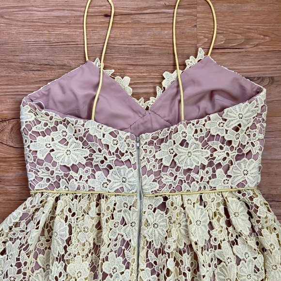 Slate and Willow yellow midi spaghetti strap dress - Picture 4 of 6